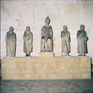 Posąg Henryka VII (12745-1313), Świętego Cesarza Rzymskiego, z jego doradcami 1315 (marmur) autorstwa Tino di Camaino