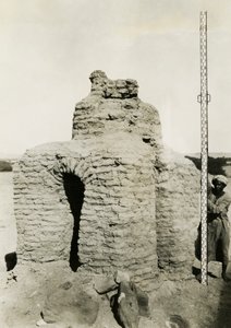 Chrześcijański grobowiec w nekropolii, Qasr Ibrim, Egipt, zdjęcie Ugo Monneret de Villard autorstwa Ugo Monneret de Villard