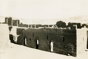 Kwatera w dolnym tarasie klasztoru św. Symeona, Asuan, Egipt, zdjęcie Ugo Monneret de Villard autorstwa Ugo Monneret de Villard