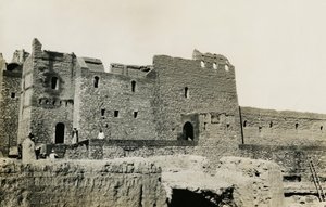 Klasztor św. Symeona po renowacji, Asuan, Egipt, zdjęcie Ugo Monneret de Villard autorstwa Ugo Monneret de Villard