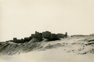 Klasztor św. Symeona, widok od północy, Asuan, Egipt, zdjęcie autorstwa Ugo Monneret de Villard autorstwa Ugo Monneret de Villard