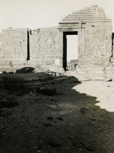 Ruiny świątyni, Qasr Ibrim, Egipt, zdjęcie Ugo Monneret de Villard autorstwa Ugo Monneret de Villard