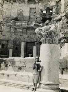 Nimfaeum, grecko-rzymskie miasto Gerasa (dziś Jerash), zdjęcie autorstwa Ugo Monneret de Villard, ok. 1930 r. autorstwa Ugo Monneret de Villard