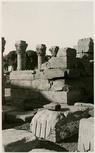 Widok rzymskiego nimfeum, Dendera, Egipt, zdjęcie autorstwa Ugo Monneret de Villard autorstwa Ugo Monneret de Villard