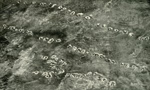 Atak piechoty na ziemi niczyjej, 1919. autorstwa Unbekannt