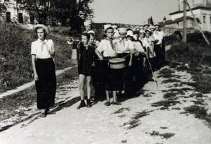 Jednostka pionierska w Ogólnounijnym Obozie Młodych Pionierów Artek, Gurzuf, Krym, ZSRR, lata 30. XX wieku autorstwa Unbekannt