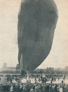 Do wejścia profesora Piccardsa potrzebny był ogromny balon, c1936, c1937 autorstwa Unbekannt
