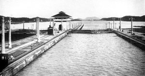 Śluza na Kanale Panamskim, Panama, 1926 r. autorstwa Unbekannt