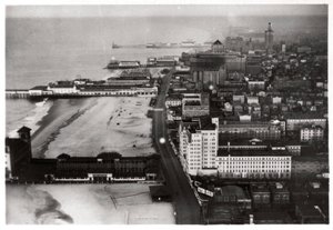 Widok z lotu ptaka na Atlantic City, New Jersey, USA, z Zeppelina, 1930 1933 autorstwa Unbekannt