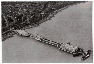 Widok z lotu ptaka na Eastbourne, Sussex, z Zeppelina, 1931 1933 autorstwa Unbekannt
