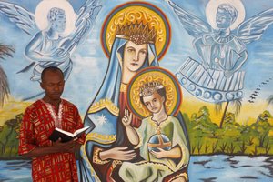Afrykański mężczyzna czytający Biblię, Togo Ville, Togo autorstwa Unbekannt