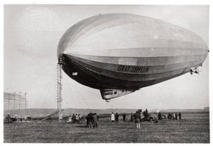 Sterowiec LZ127 Graf Zeppelin zacumowany w Loewental, Niemcy, 1933 autorstwa Unbekannt