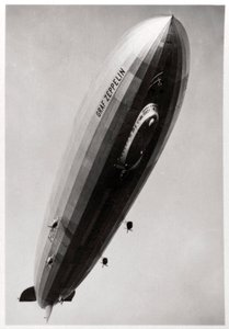 Sterowiec LZ127 Graf Zeppelin, widok z dołu, 1933 autorstwa Unbekannt
