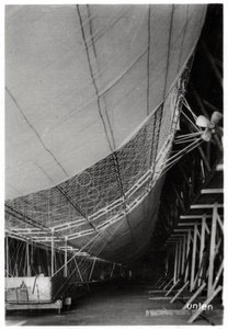 Sterowiec LZ1 Graf Zeppelin w budowie, 1899 1933 autorstwa Unbekannt