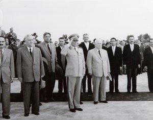 Przybycie delegacji sowieckiej do Belgradu w Jugosławii, 26 maja 1955. autorstwa Unbekannt