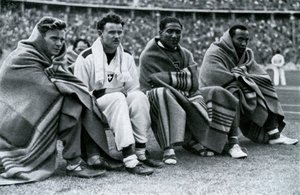 Sportowcy Frank Wykoff, Paul Hanni, Ralph Metcalfe i Jesse Owens, Igrzyska Olimpijskie w Berlinie, 1936 autorstwa Unbekannt
