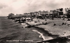 Plaża, patrząc na zachód, Worthing, Sussex, 1935 autorstwa Unbekannt