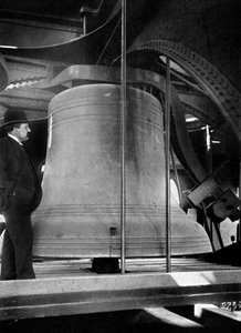Dzwon w wieży Big Ben, Pałac Westminsterski, Londyn, c1905 autorstwa Unbekannt