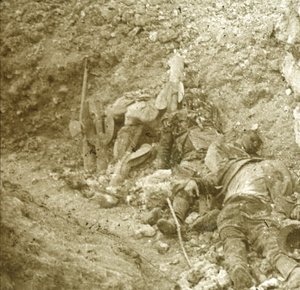 Ciało zabitego żołnierza, c1914-c1918 autorstwa Unbekannt
