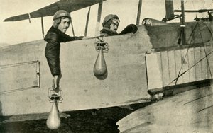 Zrzuty bomb, 1914-1918, c1920. autorstwa Unbekannt