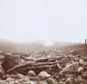 Bombardowanie, Le Mort Homme, Wzgórze Umarlaka, północna Francja, c1914-c1918. autorstwa Unbekannt