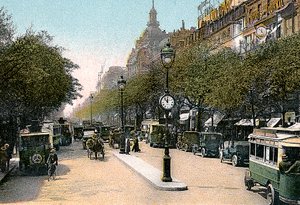 Boulevard des Italiens, Paryż, z samochodami i autobusami na ulicy, ok. 1900 autorstwa Unbekannt