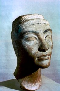 Popiersie Nefertiti, Egipt, 1375 pne autorstwa Unbekannt