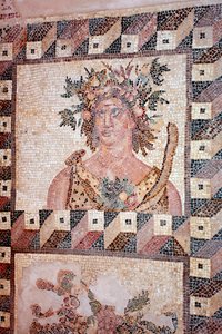 Popiersie wiosny - Szczegół panelu czterech pór roku - Mozaiki Pafos, Dom Dionizosa - Koniec II wieku naszej ery - Cypr - Personifikacja du Printemps - Szczegół mozaiki czterech pór roku - Mozaiki z Pafos, Dom Dionizosa - Koniec II wiek później autorstwa Unbekannt