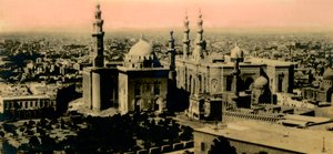 Kair: Widok ogólny i Meczet Sułtana Hassana, c1918-c1939. autorstwa Unbekannt