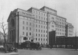 Centralny blok Bush House, Londyn, od Aldwych, 1924 autorstwa Unbekannt