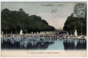 Chateau de Versailles: zwiedzający przed zbiornikiem Apollo w parku - Pocztówka z 1905 r. autorstwa Unbekannt