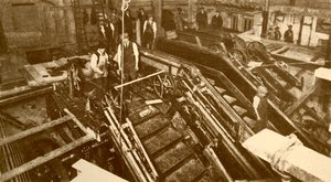 Budowa schodów ruchomych na stacji Bank, Londyn, ok. 1930. autorstwa Unbekannt