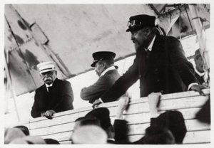 Hrabia Zeppelin i dr Eckener w gondoli Zeppelin, Schwaben, Niemcy, c1908-1917 1933 autorstwa Unbekannt