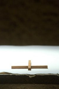 Krzyż na ołtarzu. Wspólnota Taize, Taize, Francja autorstwa Unbekannt