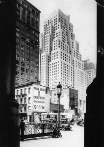 40-piętrowy budynek Standard Oil Company i urząd celny po prawej. Nowy Jork. około 1935 autorstwa Unbekannt