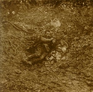 Martwy żołnierz niemiecki, Verdun, północna Francja, c1914-c1918 autorstwa Unbekannt