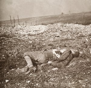 Martwy żołnierz niemiecki, Verdun, północna Francja, c1914-c1918. autorstwa Unbekannt
