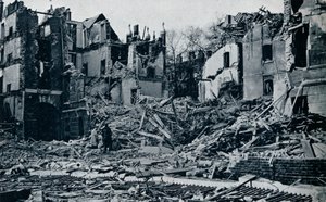 Zdewastowane budynki, z wewnętrznego ogrodu Świątyni, 1941 autorstwa Unbekannt