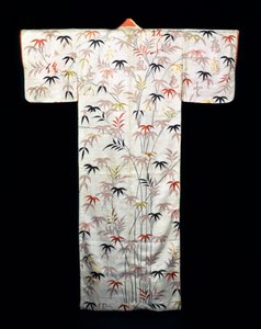 Haftowane białe satynowe kimono damskie, japońskie, okres Edo, 1600-1867 autorstwa Unbekannt