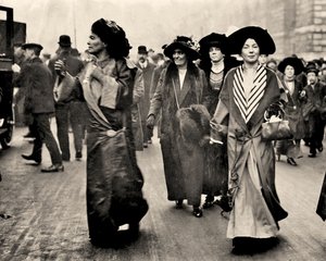 Emmeline Pethick Lawrence i Christabel Pankhurst, ok. 1908 (zdjęcie) autorstwa Unbekannt