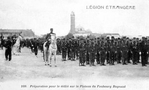 Francuska Legia Cudzoziemska przygotowująca się do marszu na płaskowyż Faubourg Bugeaud, Algieria, XX w. autorstwa Unbekannt