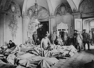 Francuzi i Niemcy ranni na zamku we Francji, I wojna światowa, 1915 autorstwa Unbekannt