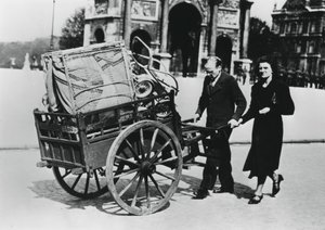 Francuscy uchodźcy powracający do domu po upadku Francji przez Niemców, Paryż, lipiec 1940 autorstwa Unbekannt