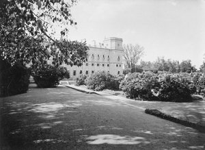 Ogród przy Placu Arsenałowym Pałacu Gatchina, lata 90. XIX wieku autorstwa Unbekannt