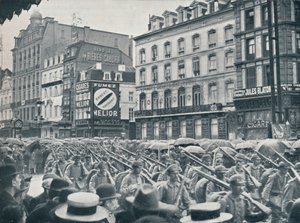 Piechota niemiecka wkraczająca do Brukseli w deszczu, 1914 autorstwa Unbekannt