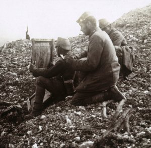 Niemieckie sygnalizatory poza fortecą Vaux, Verdun, północna Francja, c1914-c1918 autorstwa Unbekannt