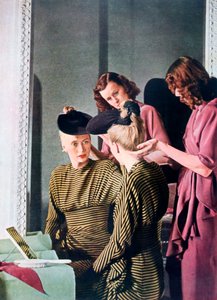 Niemiecka moda damska, 1942 autorstwa Unbekannt