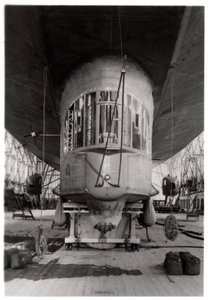 Gondola sterowca Zeppelin, Jezioro Bodeńskie, Niemcy, c1909-1933 1933 autorstwa Unbekannt