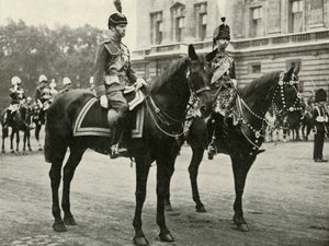 Jego Wysokość z księciem Gloucester, w Trooping the Colour, 1928, 1937. autorstwa Unbekannt