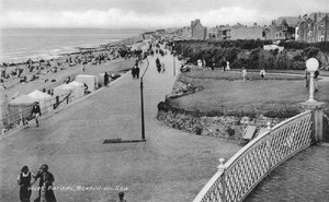 Wczasowicze na West Parade, Bexhill-on-Sea, East Sussex, c1900s-c1920s autorstwa Unbekannt